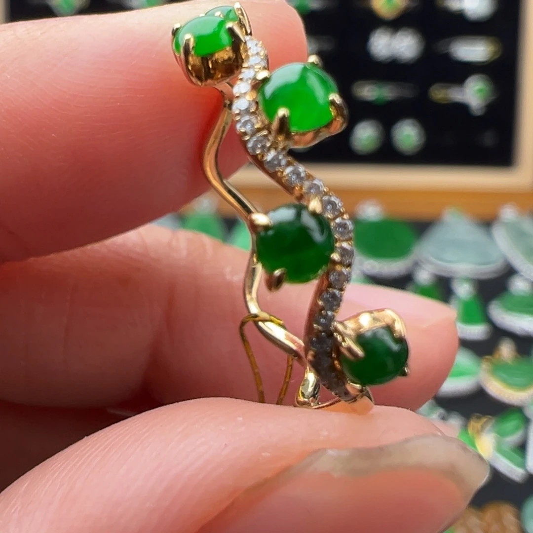 翡翠18K金镶嵌颈饰戒指