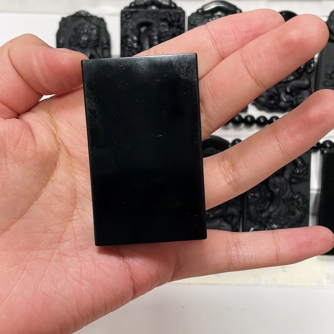 顷***笔蛇纹石玉未镶嵌颈饰