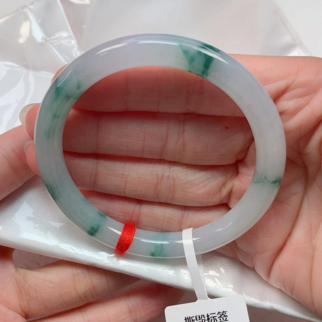 翡翠手镯未镶嵌56.5圆条 白底飘花