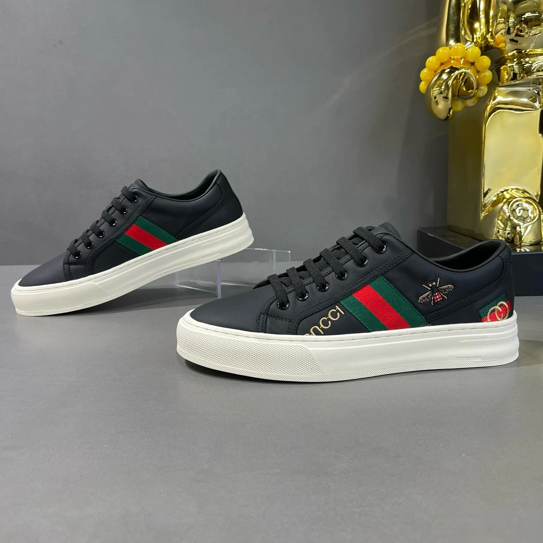 小白鞋男士2025新款蜜蜂男鞋板鞋真皮小头层牛皮防滑透气鞋子男款