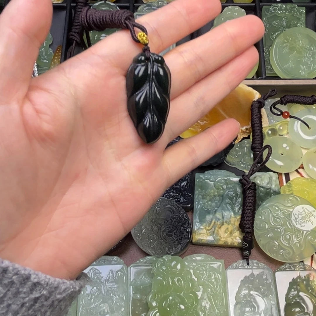 蛇纹石玉未镶嵌吊坠(赠链)