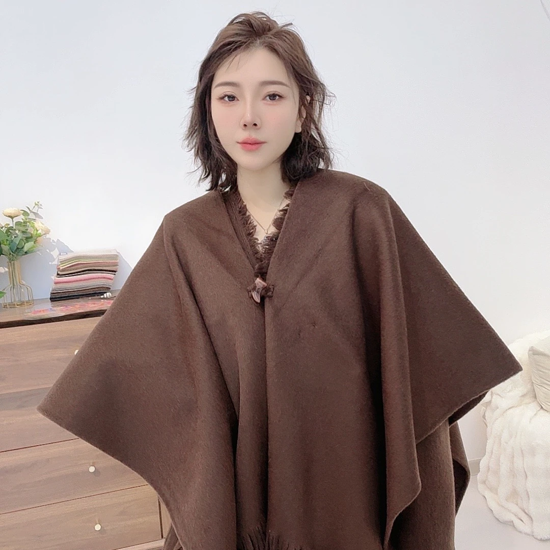 斗篷披肩 牛角扣流苏 10018