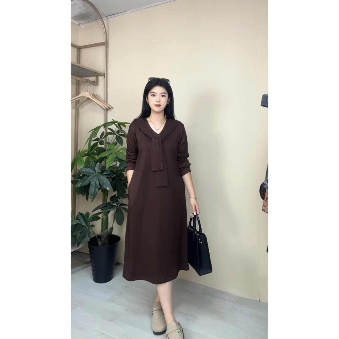 秋季长袖围巾领纯色连衣裙修身显瘦气质百搭