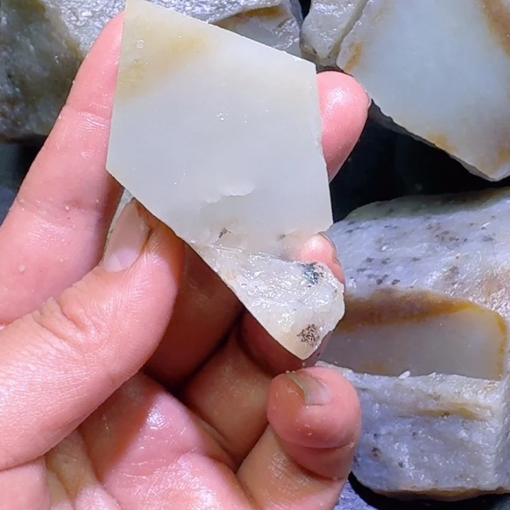 和田玉未镶嵌珠宝半成品