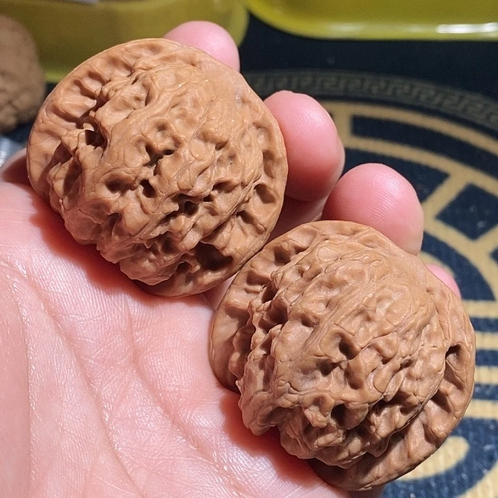 【闪购商品】文玩核桃吊坠野狼