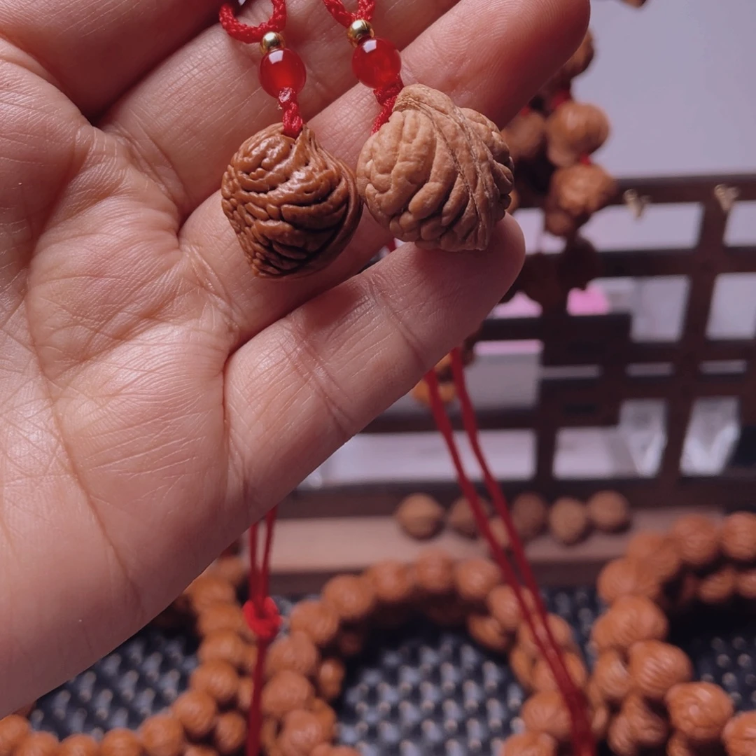 木质类龙纹桃枭手串