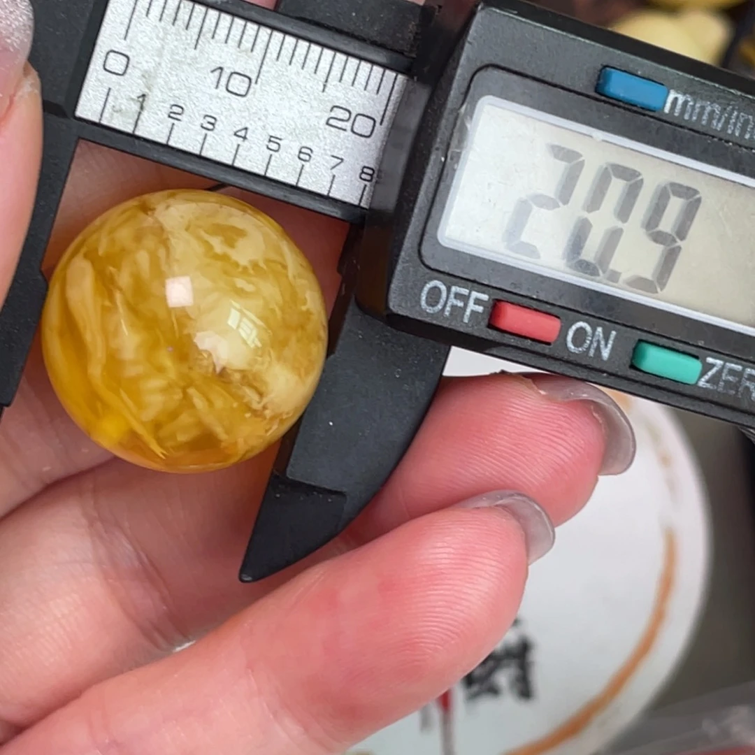 未镶嵌琥珀裸石蜜蜡80