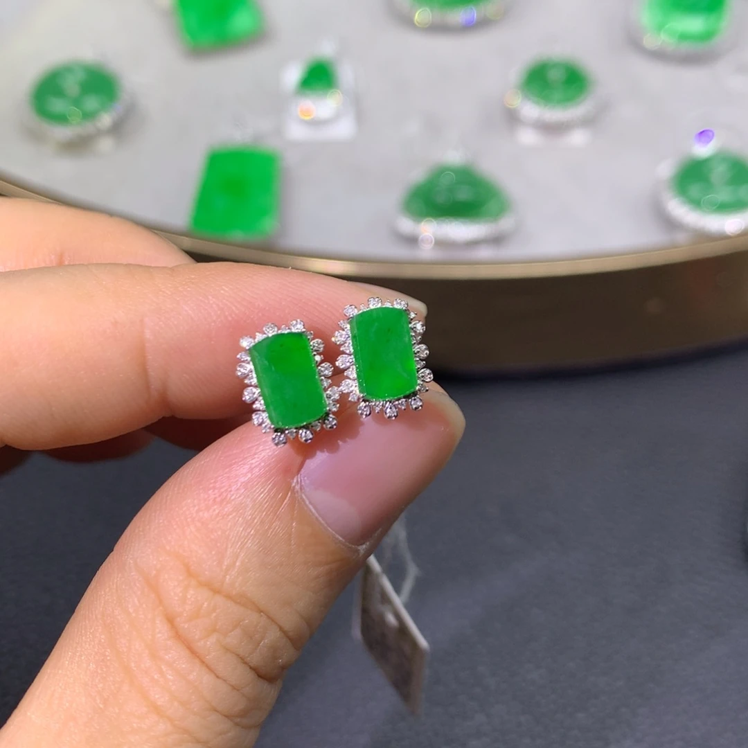 翡翠耳饰18K金镶嵌老****姐翡翠