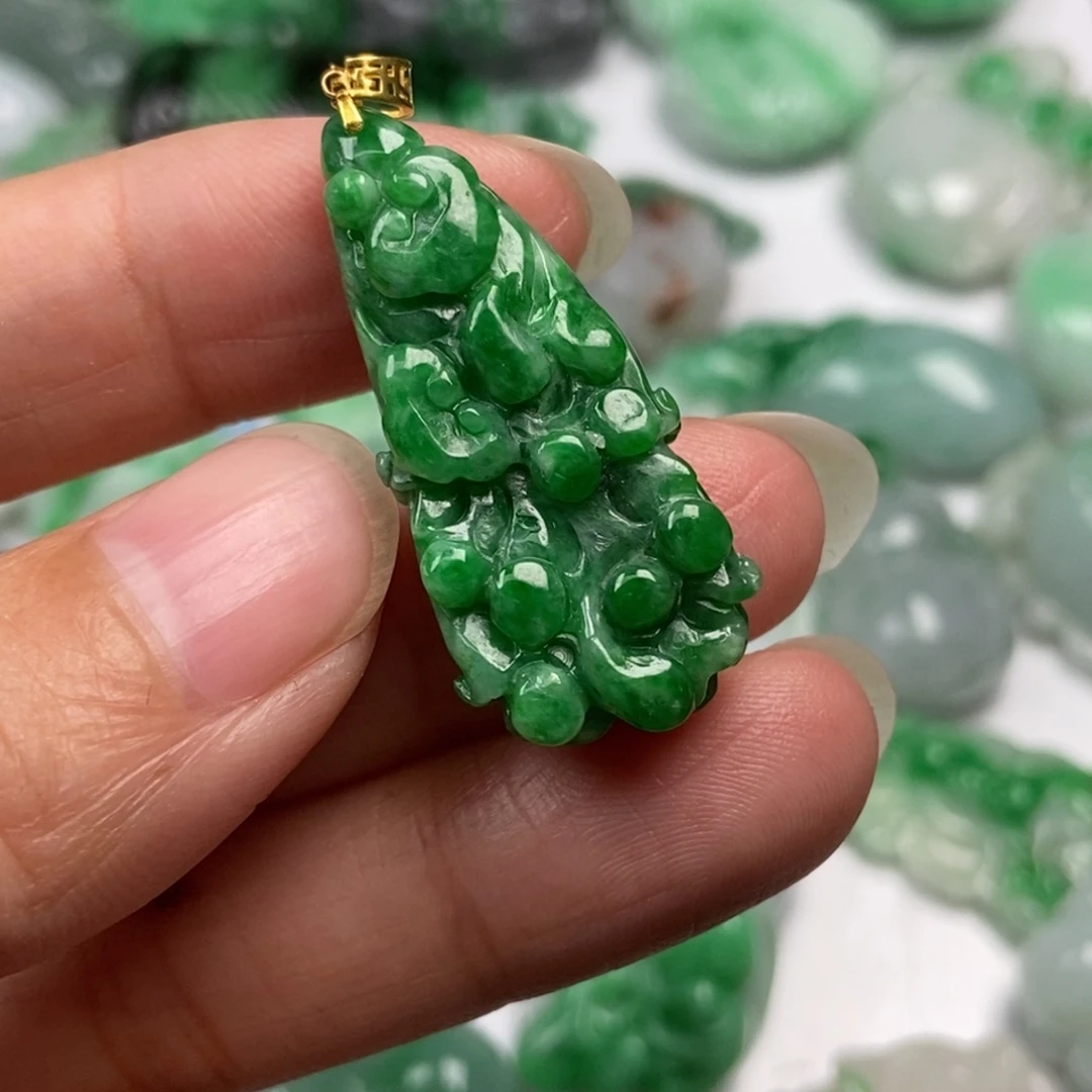 翡翠未镶嵌颈饰翡翠