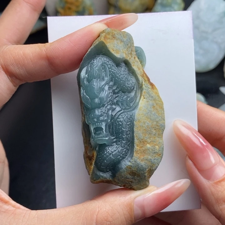定制翡翠未镶嵌龙牌