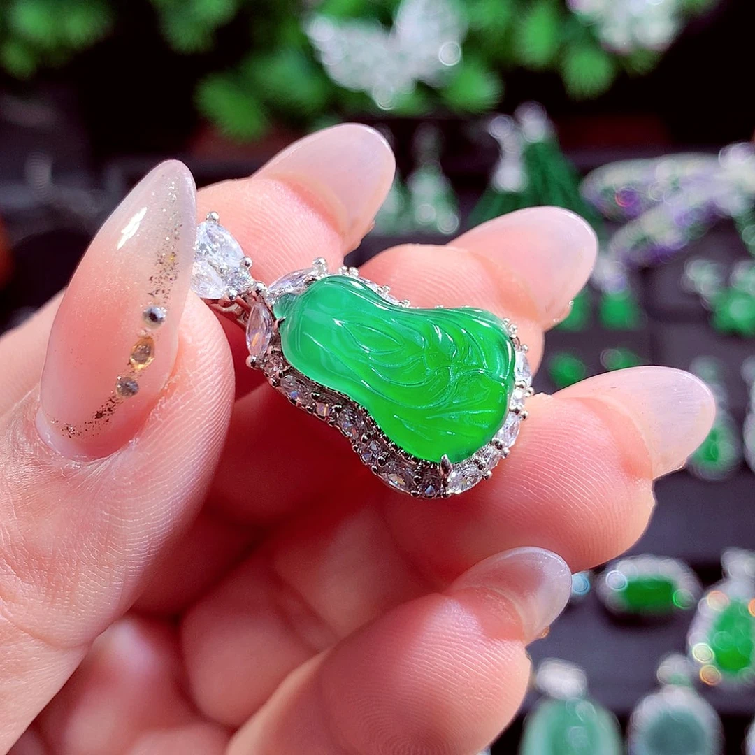 颈饰未镶嵌翡翠天然