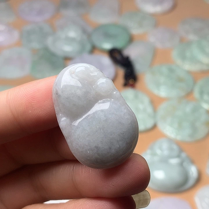 翡翠未镶嵌颈饰葫芦