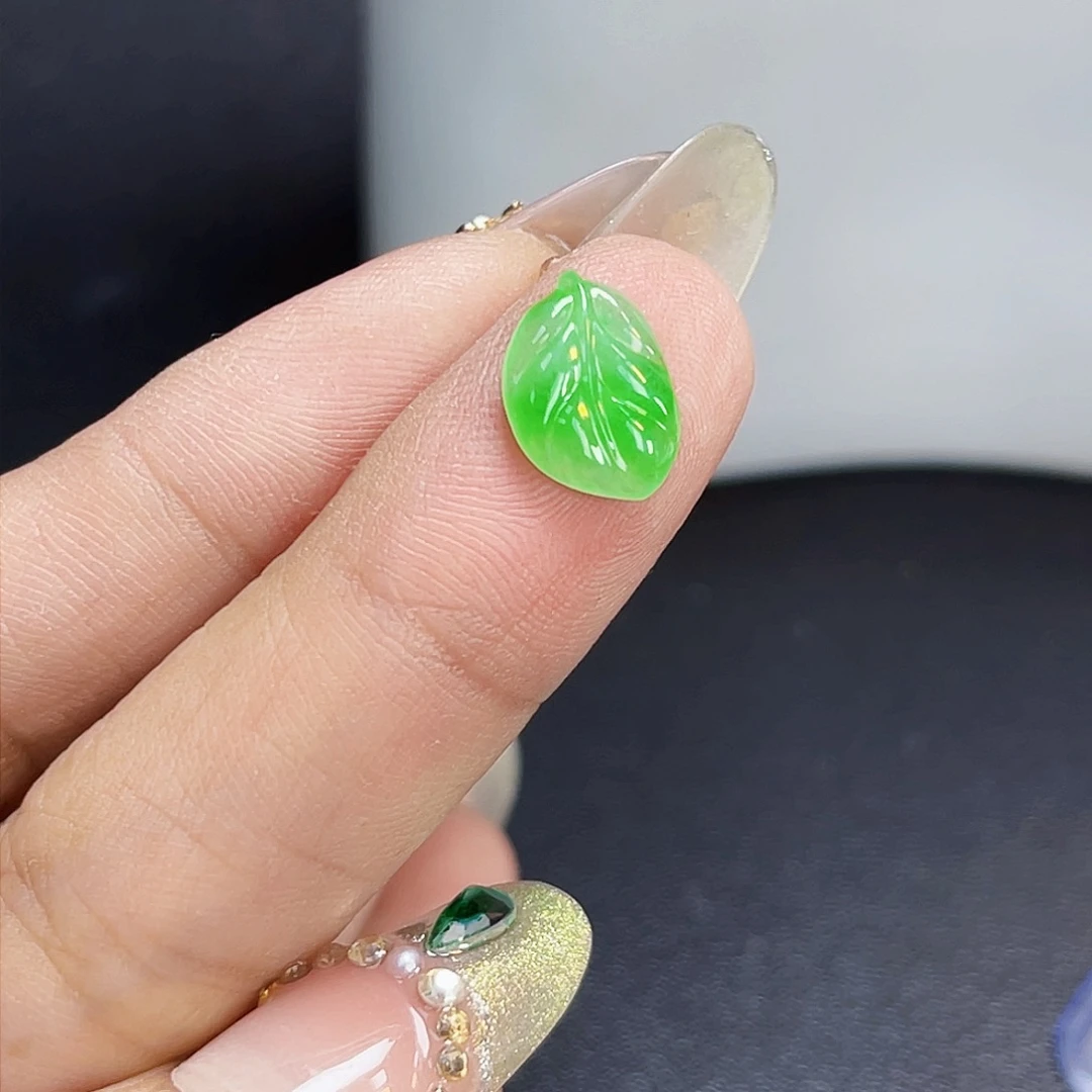裸石翡翠XB004阳绿小树叶