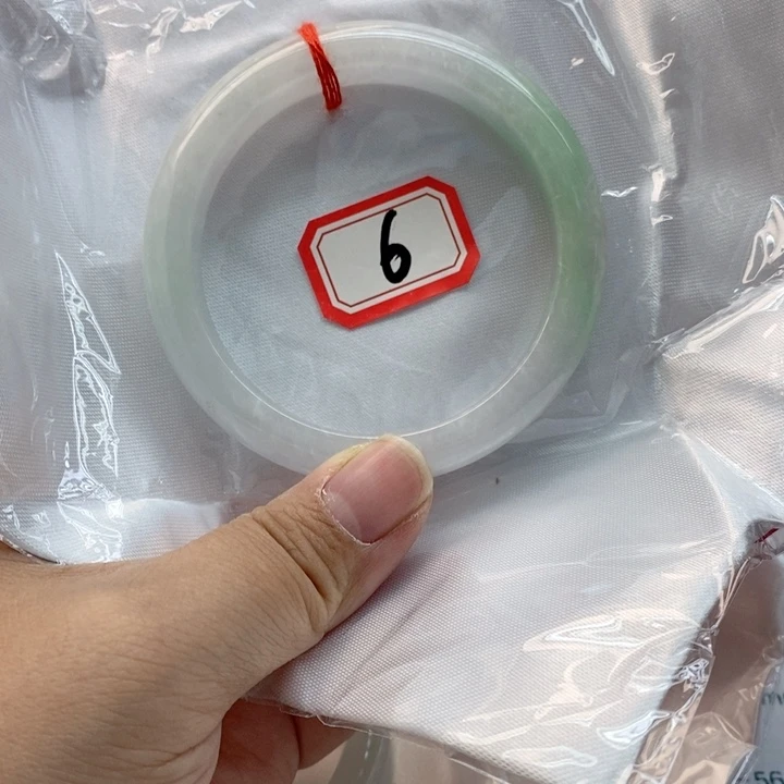 翡翠未镶嵌手镯翡翠