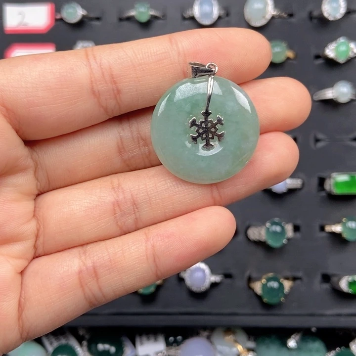 翡翠未镶嵌戒指吊坠