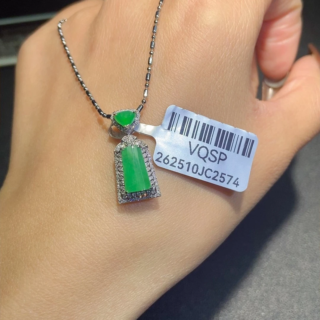 缅甸A货翡翠南非真钻18K金（不含链）