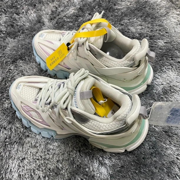 99新 Balenciaga/巴黎世家 （有盒）Track透气低帮老爹鞋 36/4006