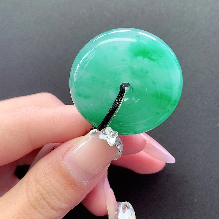颈饰未镶嵌石英质玉