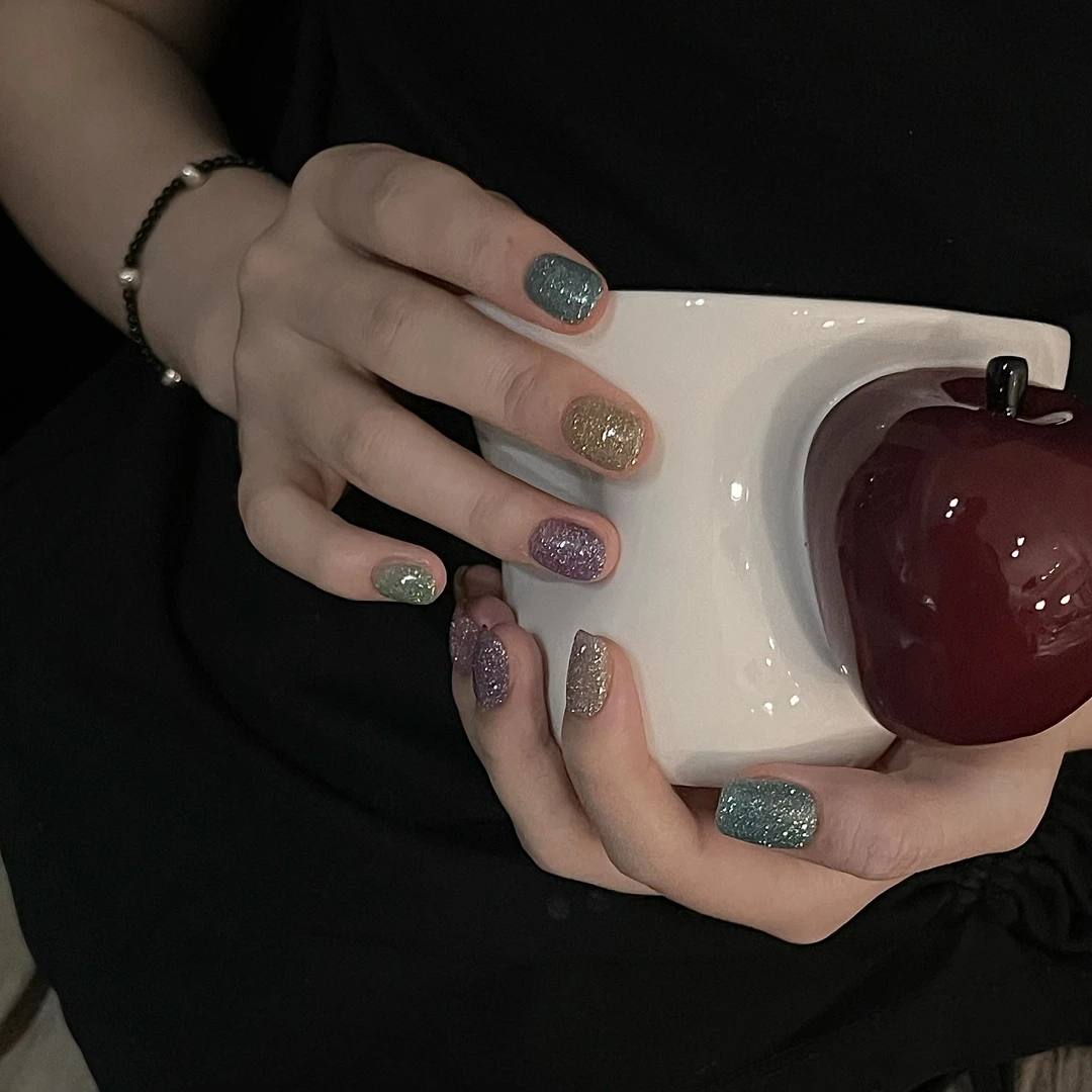 【水晶拖孩】现货 五色碎钻糖果爆闪INS猫眼纯手工穿戴甲