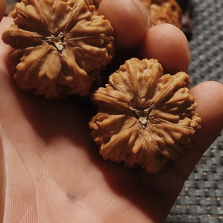 馒***r吊坠文玩核桃文玩核桃三愣