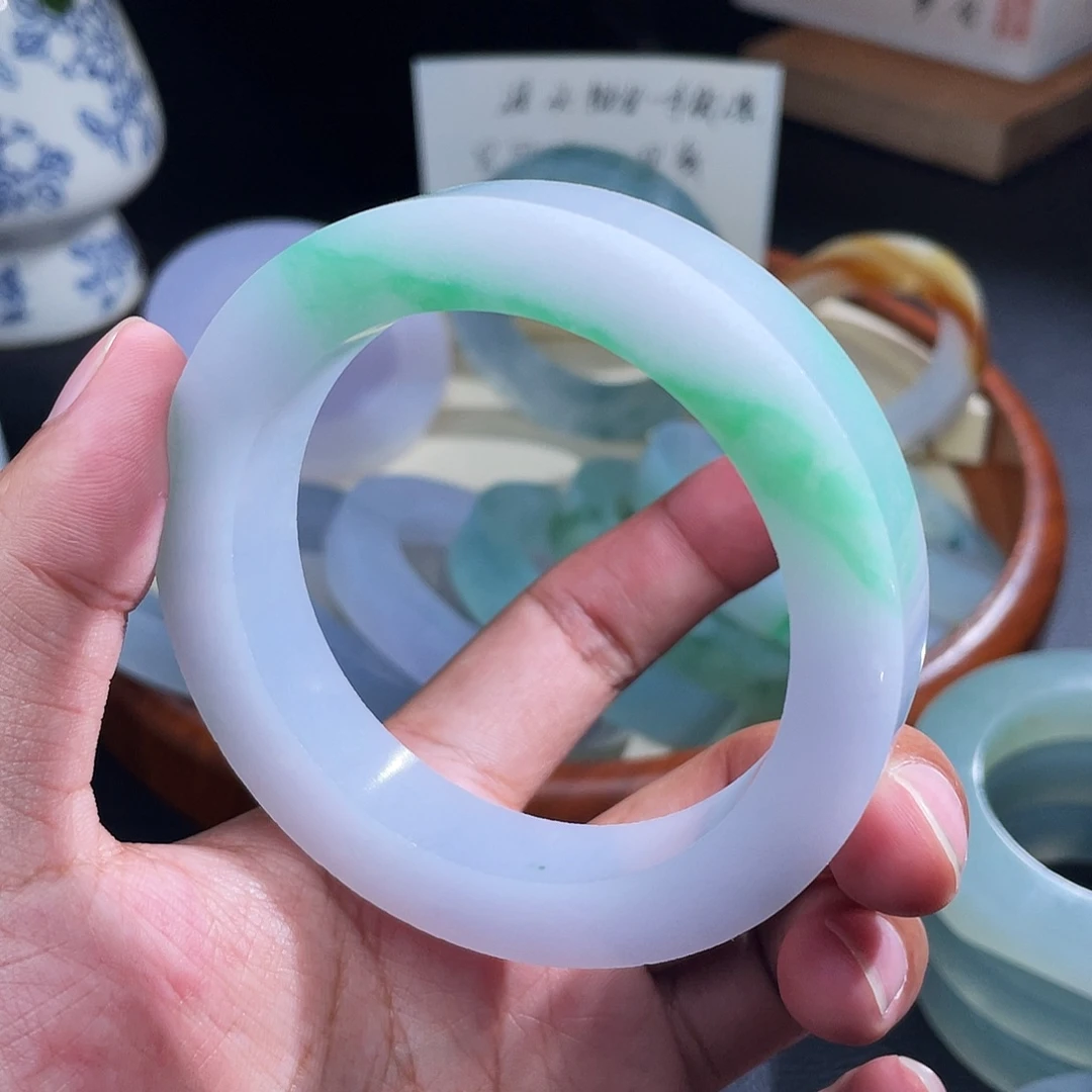 未镶嵌手镯定制翡翠