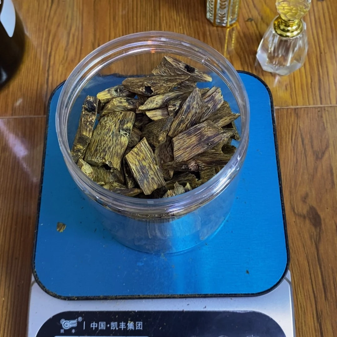 朔***风沉香碎屑沉香棋楠陆河块料80克