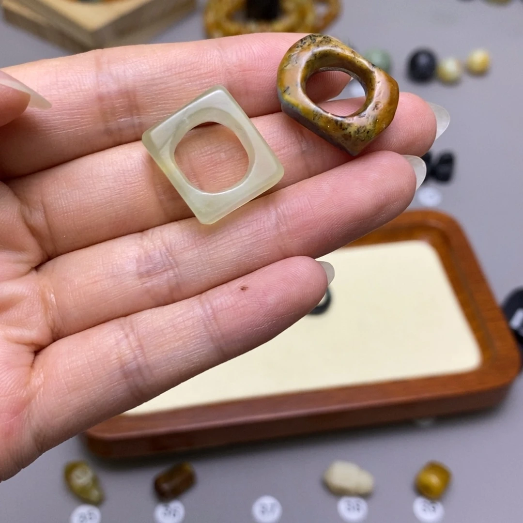 未镶嵌岫玉配饰?*?