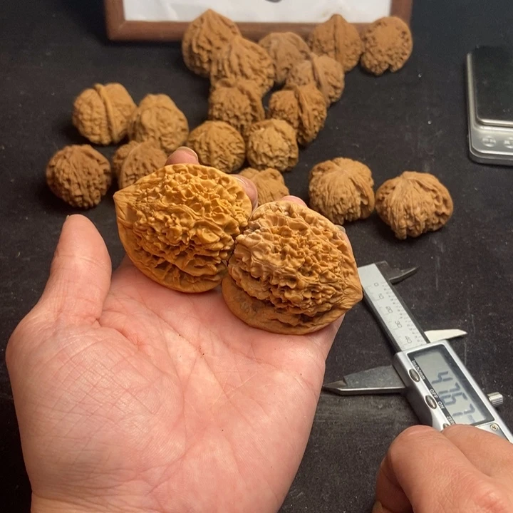 吊坠文玩核桃王勇官帽