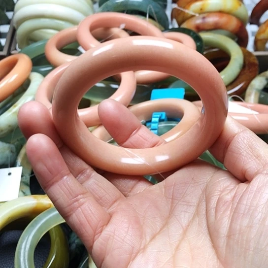 蛇纹石玉手镯未镶嵌C***佳