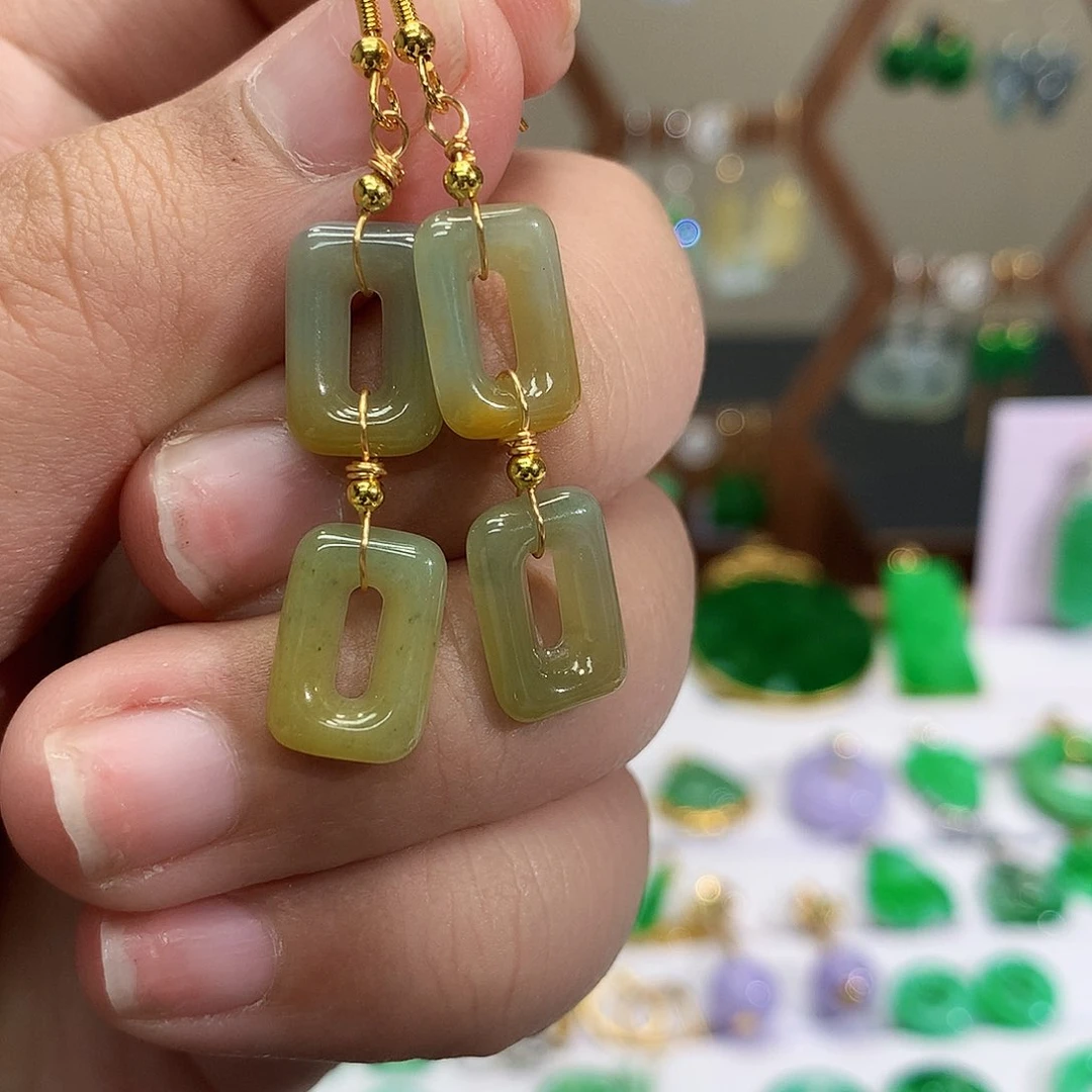 未镶嵌翡翠耳饰天然翡翠耳饰