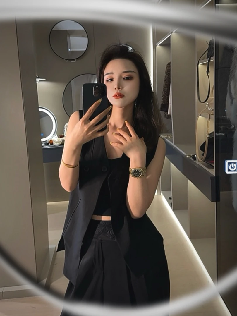 莎火火-夏季新款女装潮流时尚不规则无袖马甲女上衣5311