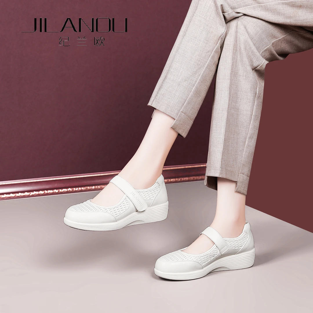 白色编织真皮单鞋女2025秋新款轻便平底妈妈鞋坡跟软底女士休闲鞋