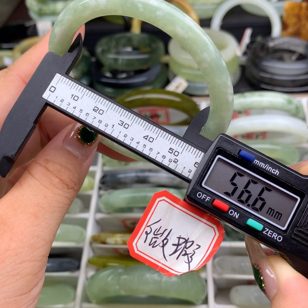 蛇纹石玉未镶嵌手镯489