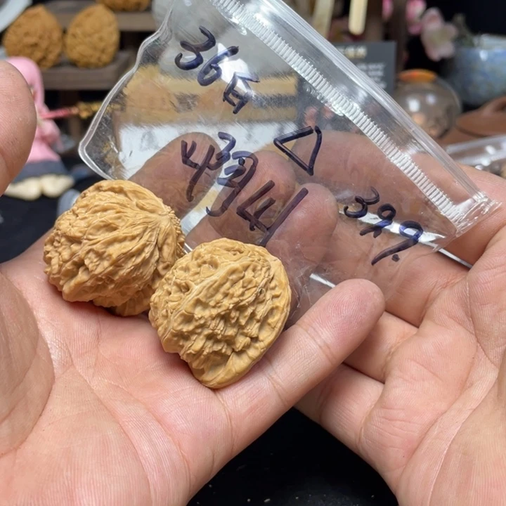 文玩核桃把件啊*白狮子