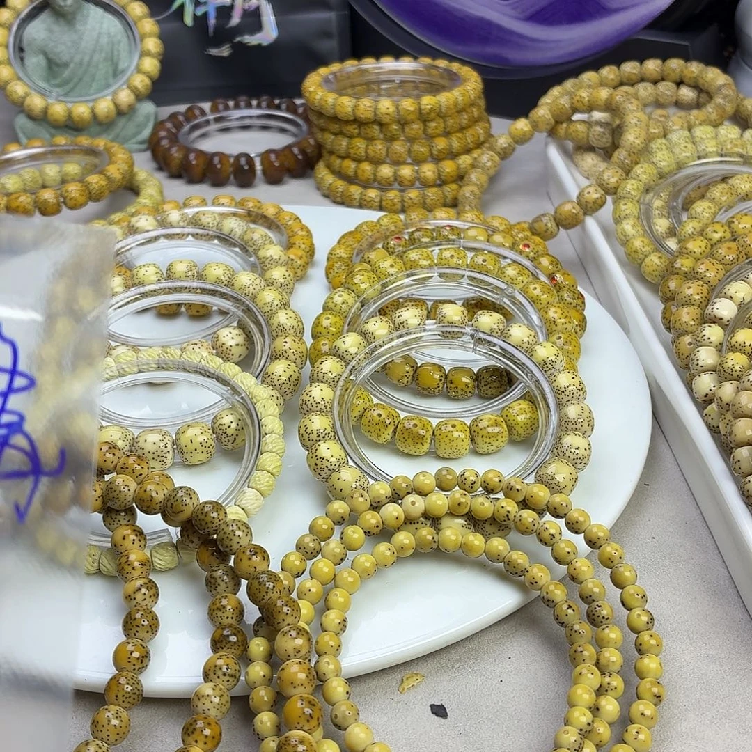 吊坠星月菩提海南星月菩提古瓷白大眼睛