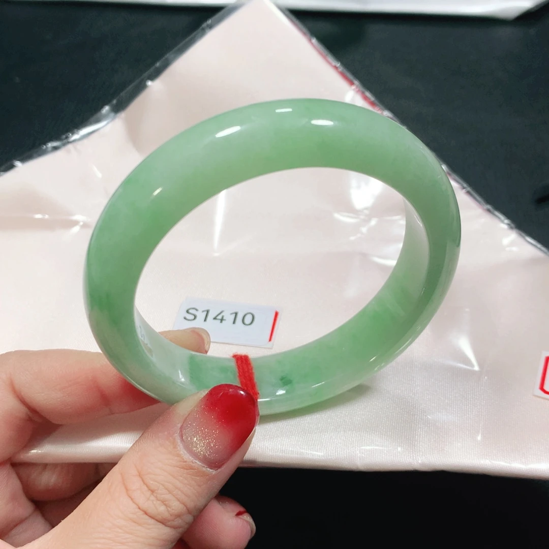 翡翠未镶嵌手镯轮胎03