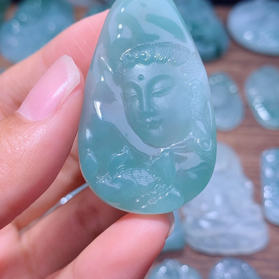 颈饰未镶嵌翡翠佛头