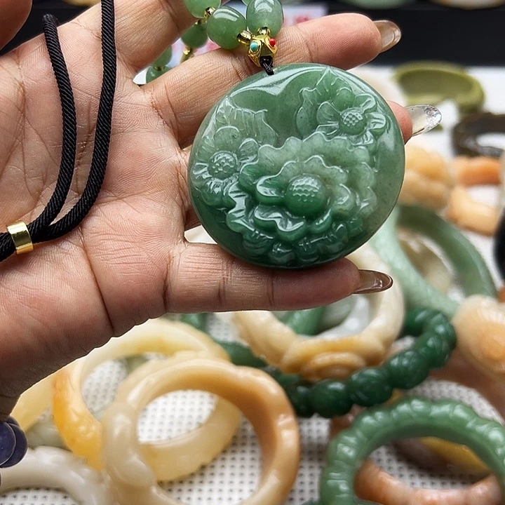 未镶嵌手镯石英岩玉