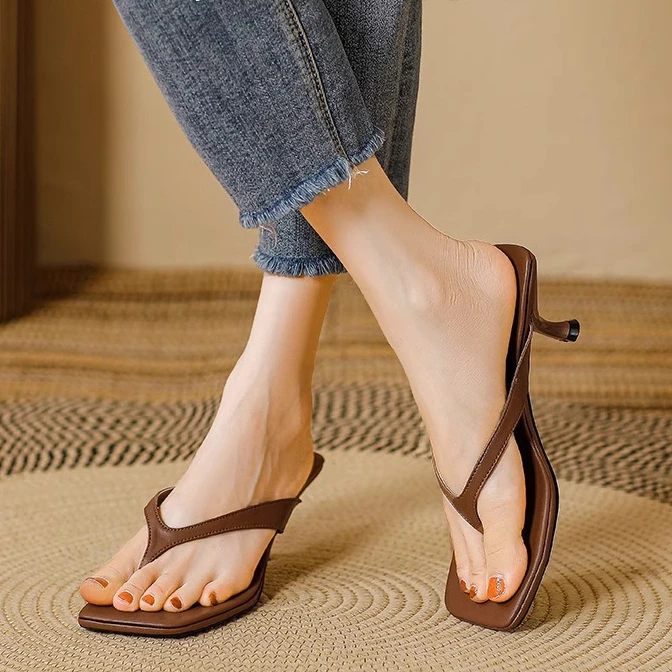 2025春夏季新款猫跟细跟高跟鞋凉鞋夹趾人字拖鞋外穿休闲时尚凉鞋