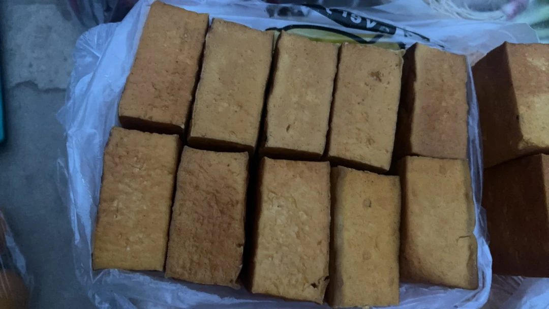 湘西山涧烟熏柴火豆腐