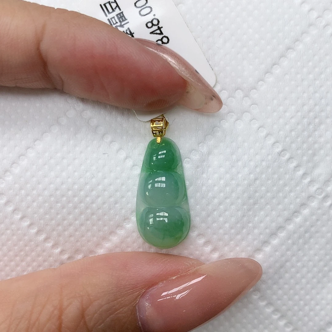颈饰18K金镶嵌翡翠