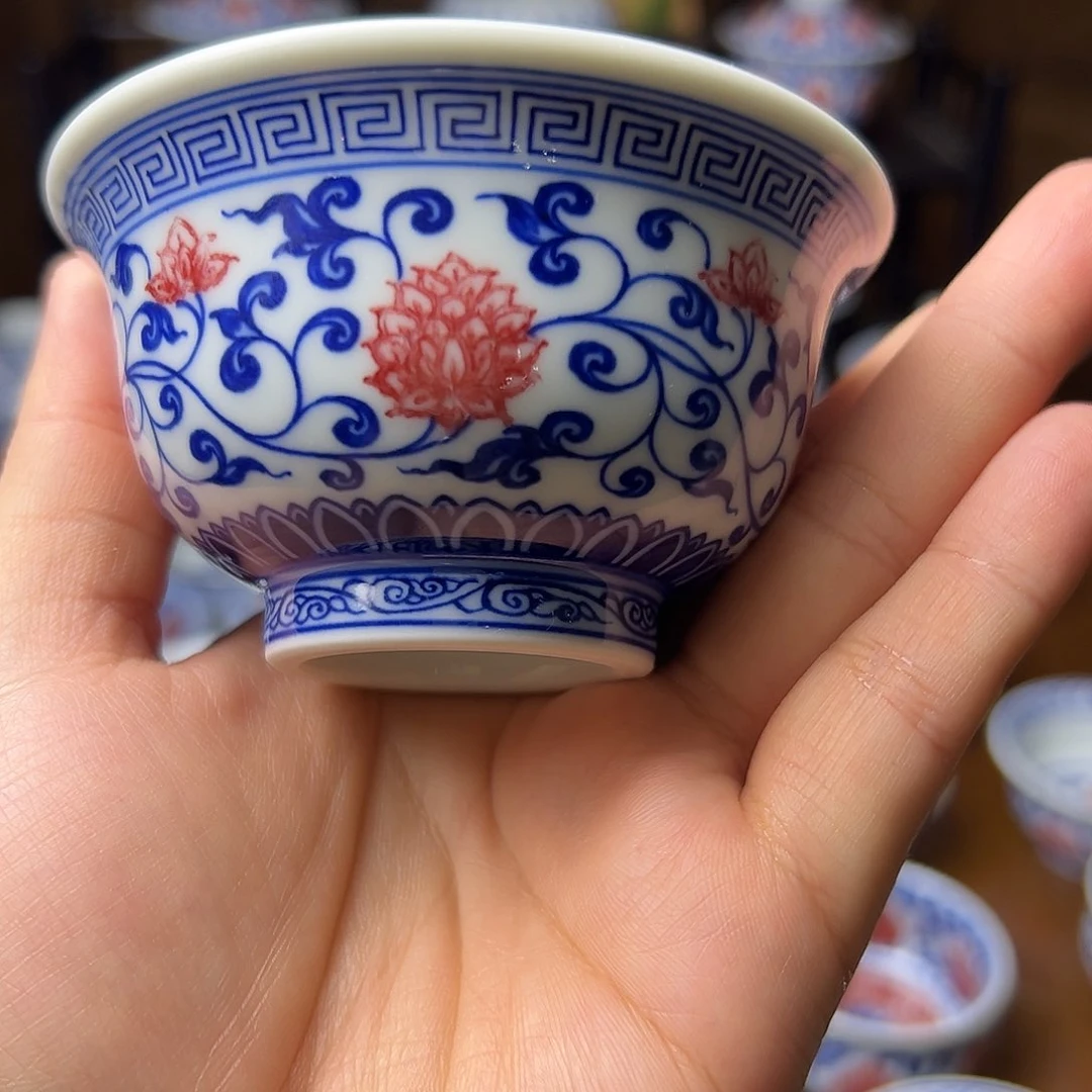 青花釉里红压手杯活动款