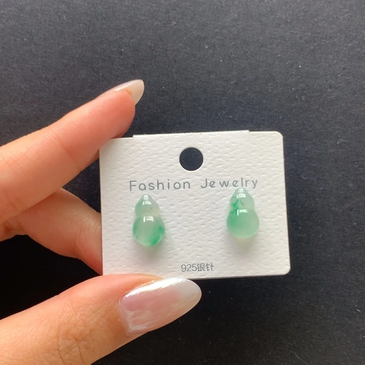 石英质玉未镶嵌耳钉