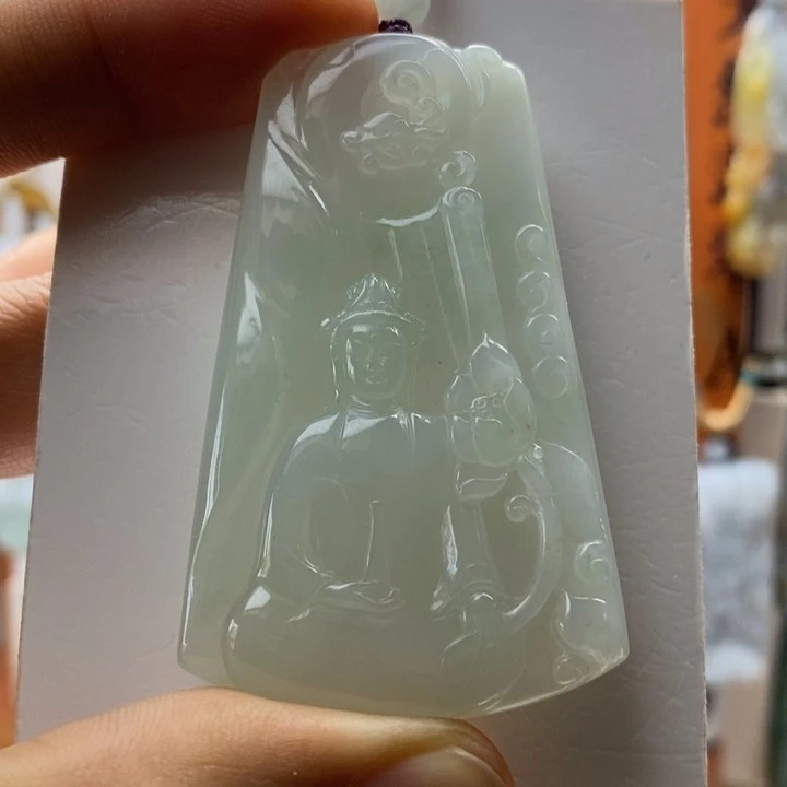 翡翠未镶嵌颈饰每天好