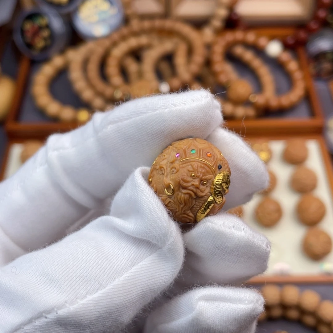 猴头核桃吊坠满工四大天王