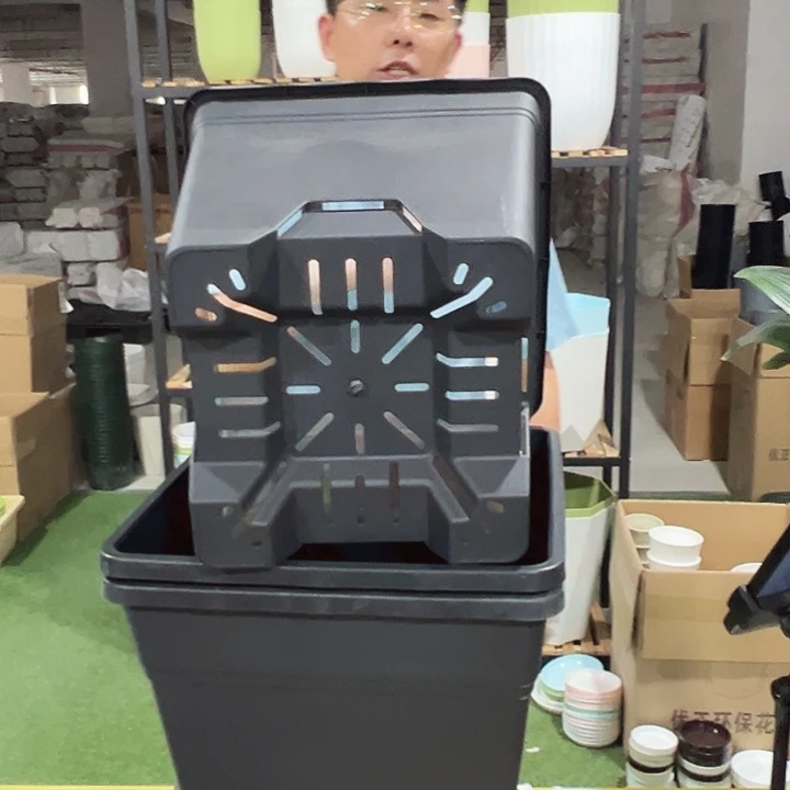 方形260口26高28黑色带托3只
