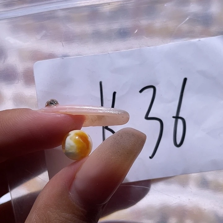 擒***.琥珀未镶嵌裸石8福利