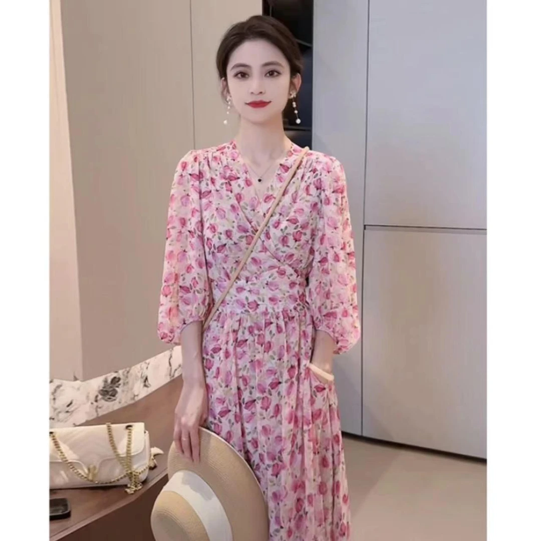 粉色法式V领碎花连衣裙女夏季新款收腰显瘦气质大摆长裙