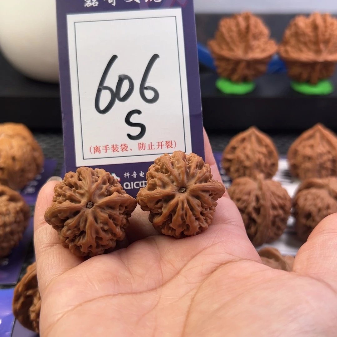 把件桃核606号秦闷32