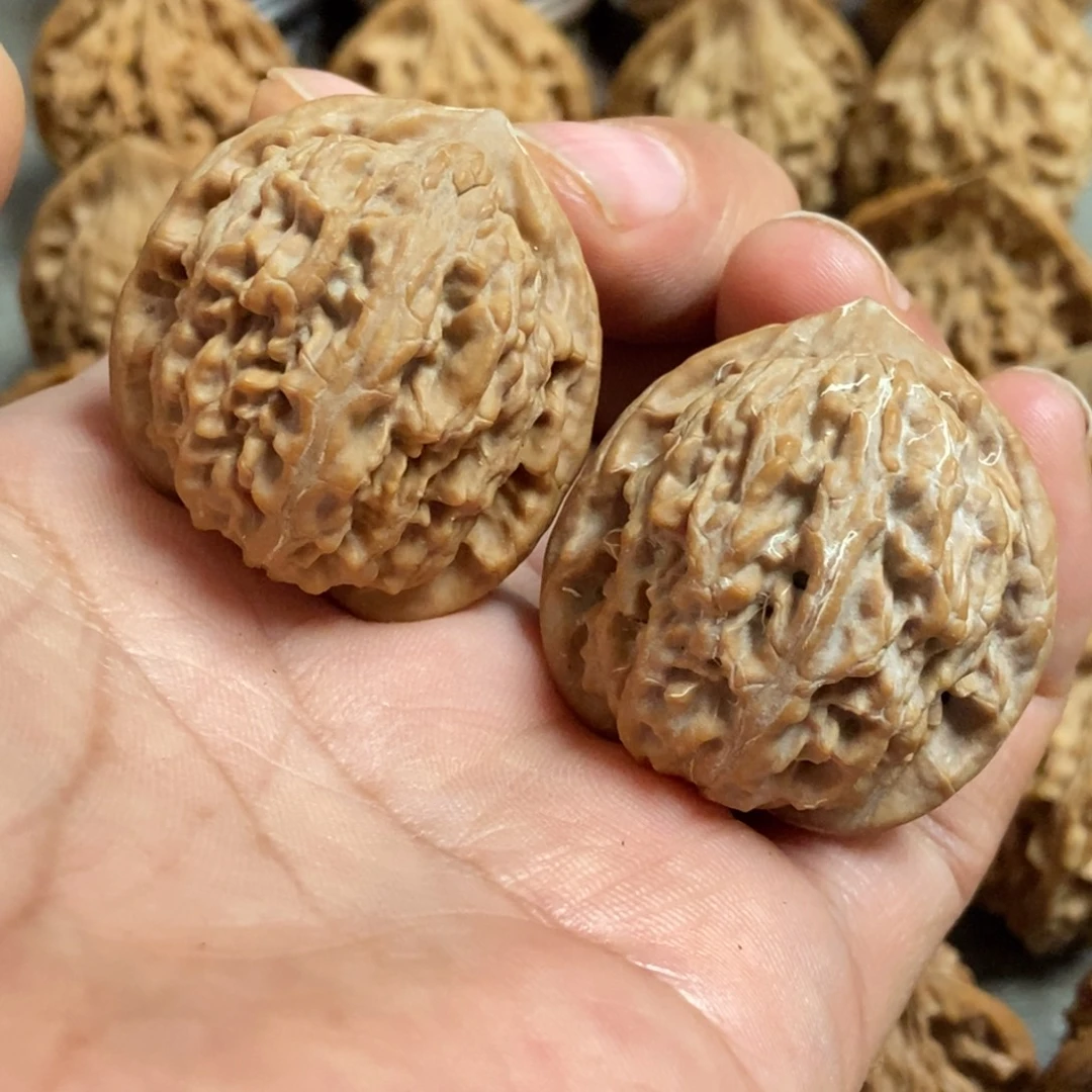 文玩核桃吊坠望月狮子头35尺